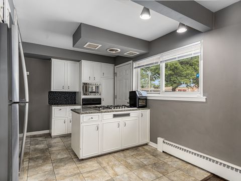 Tiny photo for 1543 Franklin Avenue #B, River Forest, IL 60305 (MLS # 12458426)