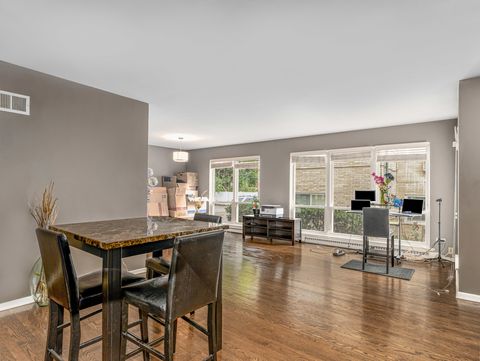 Tiny photo for 1543 Franklin Avenue #B, River Forest, IL 60305 (MLS # 12458426)