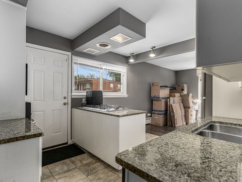 Tiny photo for 1543 Franklin Avenue #B, River Forest, IL 60305 (MLS # 12458426)