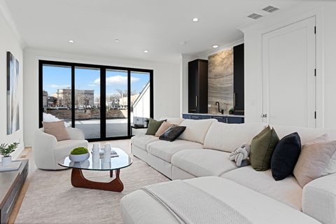 Tiny photo for 3711 N Magnolia Avenue, Chicago, IL 60613 (MLS # 12590008)