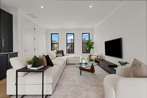 Tiny photo for 3711 N Magnolia Avenue, Chicago, IL 60613 (MLS # 12590008)