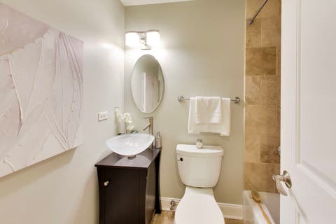 Tiny photo for 4753 N Beacon Street #2, Chicago, IL 60640 (MLS # 12731409)