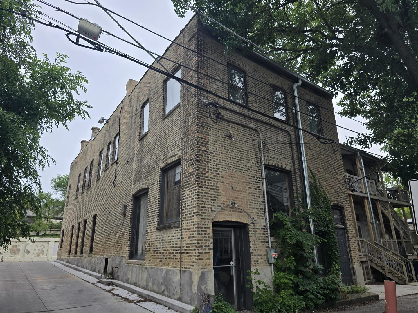834 Custer Avenue