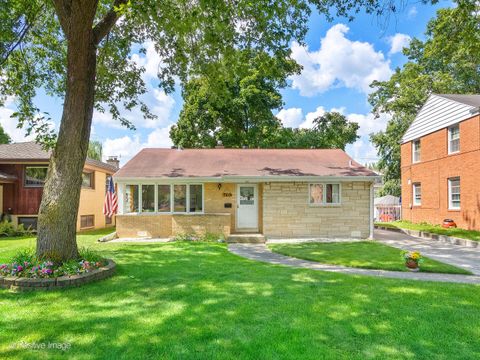 Photo of 740 S La Grange Road, La Grange, IL 60525 (MLS # 12459160) Photo of 740 S La Grange Road, La Grange, IL 60525 (MLS # 12459160)