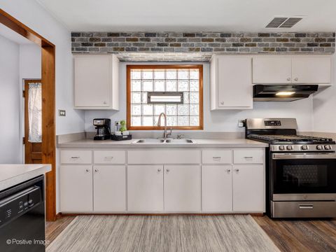 Tiny photo for 740 S La Grange Road, La Grange, IL 60525 (MLS # 12459160)