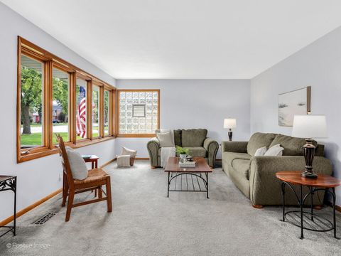 Tiny photo for 740 S La Grange Road, La Grange, IL 60525 (MLS # 12459160)