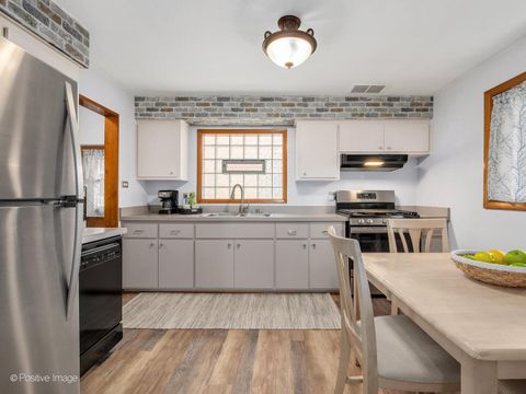 Tiny photo for 740 S La Grange Road, La Grange, IL 60525 (MLS # 12459160)