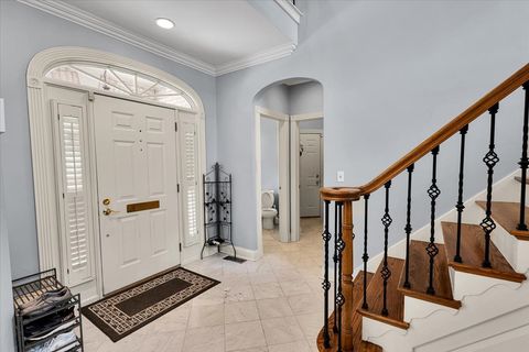 Tiny photo for 310 N County Line Road, Hinsdale, IL 60521 (MLS # 12691812)