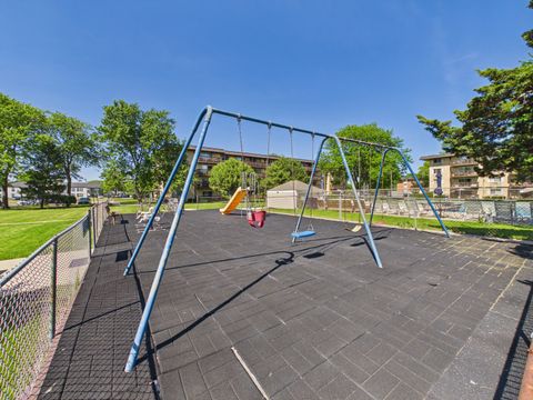 Tiny photo for 2222 S Goebbert Road #358, Arlington Heights, IL 60005 (MLS # 12661896)