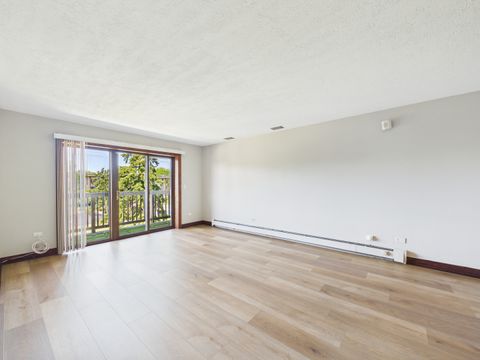 Tiny photo for 2222 S Goebbert Road #358, Arlington Heights, IL 60005 (MLS # 12661896)