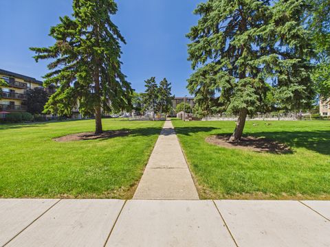 Tiny photo for 2222 S Goebbert Road #358, Arlington Heights, IL 60005 (MLS # 12661896)