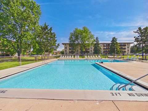 Tiny photo for 2222 S Goebbert Road #358, Arlington Heights, IL 60005 (MLS # 12661896)
