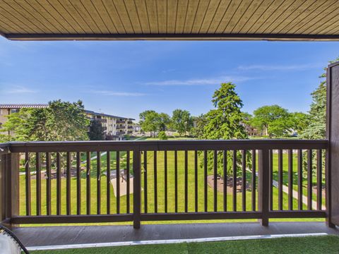 Tiny photo for 2222 S Goebbert Road #358, Arlington Heights, IL 60005 (MLS # 12661896)