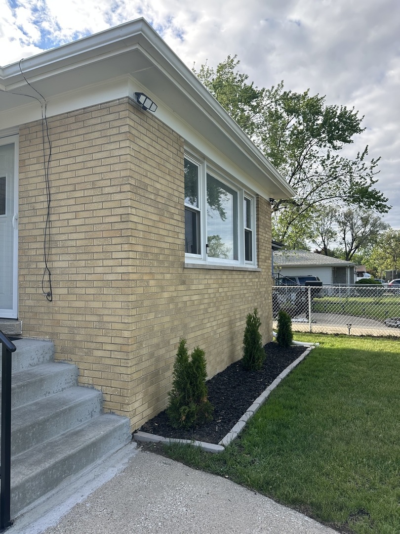 956 Greenbay Avenue
