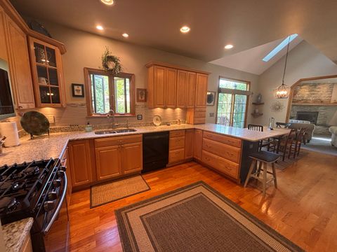 Tiny photo for 2S590 Seraph Holmes Court, Warrenville, IL 60555 (MLS # 12592846)