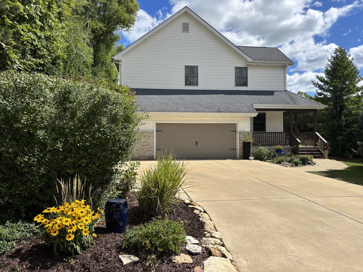 2S590 Seraph Holmes Court