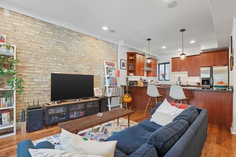 Tiny photo for 5219 N Winthrop Avenue #1N, Chicago, IL 60640 (MLS # 12474470)