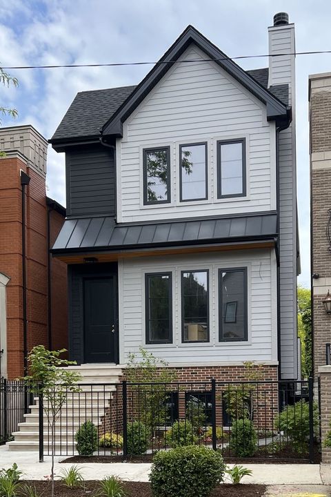 1926 W Wellington Avenue Chicago IL 60657