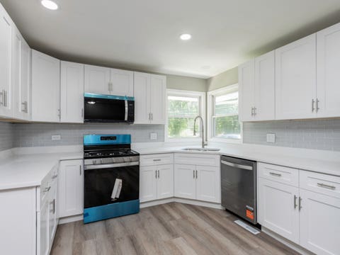 Tiny photo for 10350 W California Avenue, Beach Park, IL 60099 (MLS # 12735526)