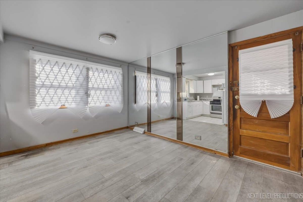 7935 S Blackstone Avenue