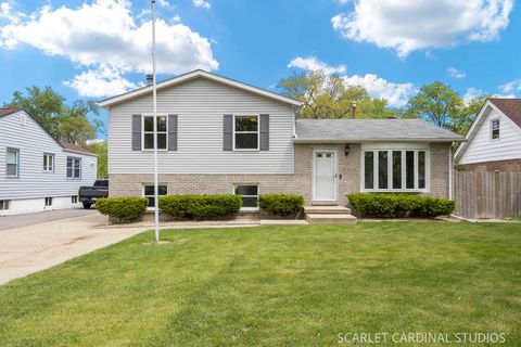 Photo of 1321 Degener Avenue, Elmhurst, IL 60126 (MLS # 12642398)