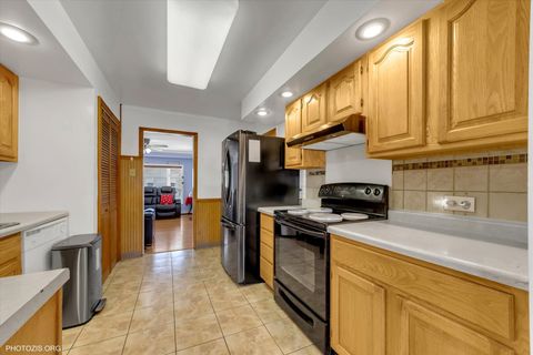 Tiny photo for 7246 N Meade Avenue, Chicago, IL 60646 (MLS # 12507255)