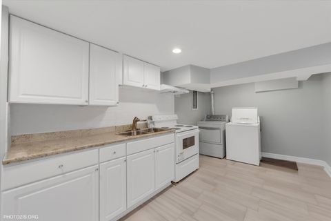 Tiny photo for 7246 N Meade Avenue, Chicago, IL 60646 (MLS # 12507255)