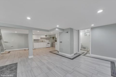 Tiny photo for 7246 N Meade Avenue, Chicago, IL 60646 (MLS # 12507255)