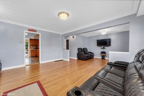 Tiny photo for 7246 N Meade Avenue, Chicago, IL 60646 (MLS # 12507255)