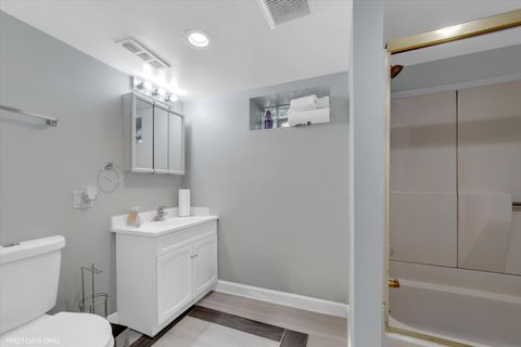 Tiny photo for 7246 N Meade Avenue, Chicago, IL 60646 (MLS # 12507255)