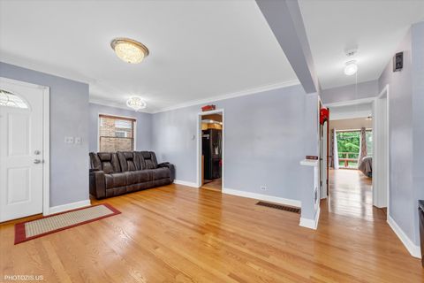 Tiny photo for 7246 N Meade Avenue, Chicago, IL 60646 (MLS # 12507255)