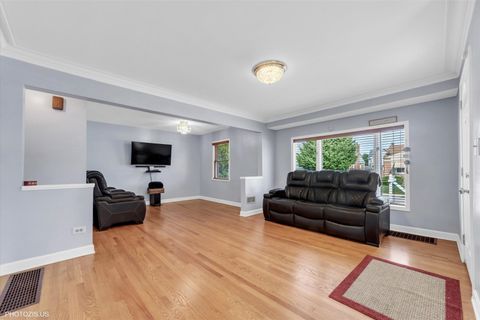 Tiny photo for 7246 N Meade Avenue, Chicago, IL 60646 (MLS # 12507255)