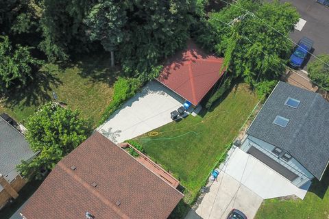 Tiny photo for 7246 N Meade Avenue, Chicago, IL 60646 (MLS # 12507255)