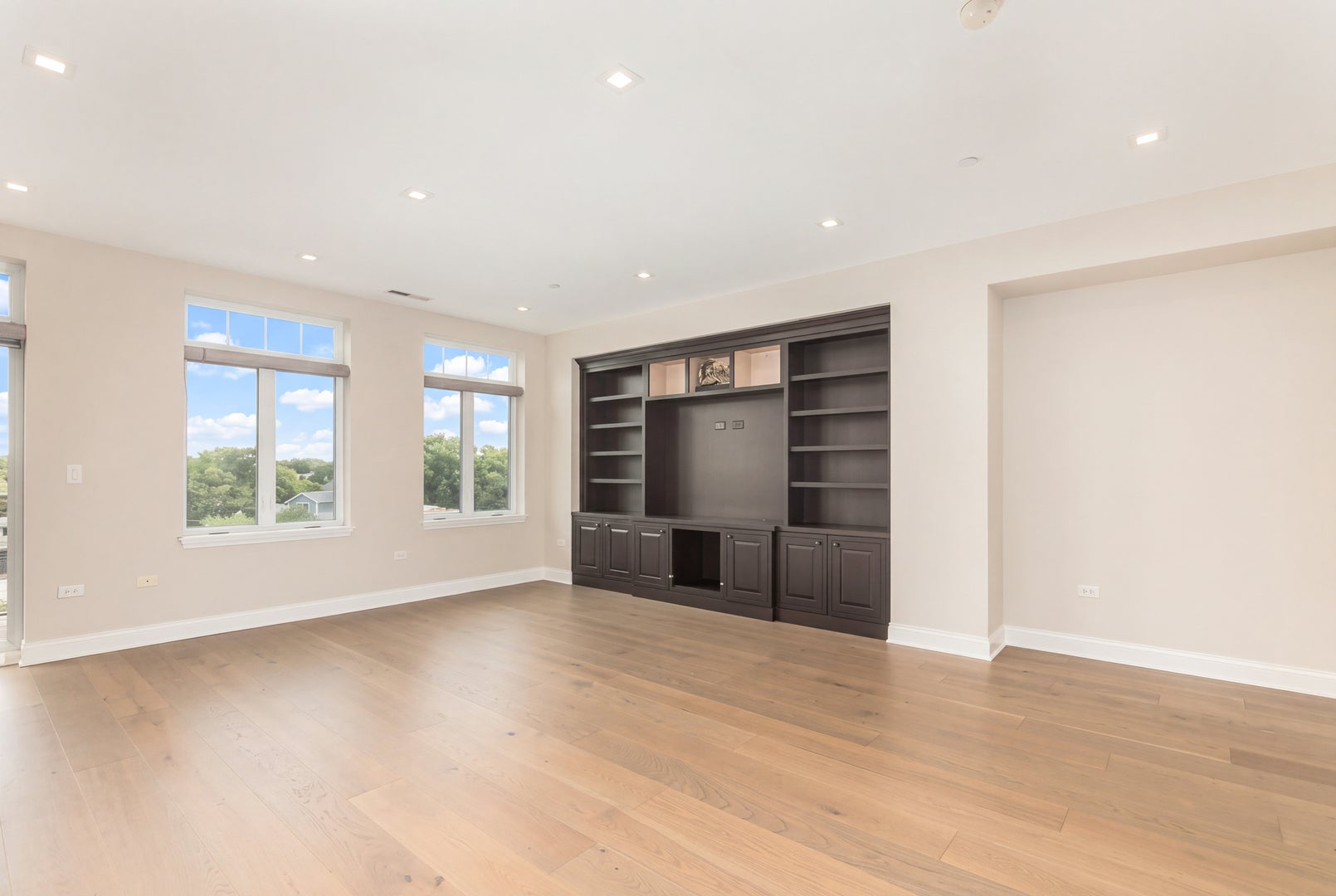 120 N Northwest Highway 405