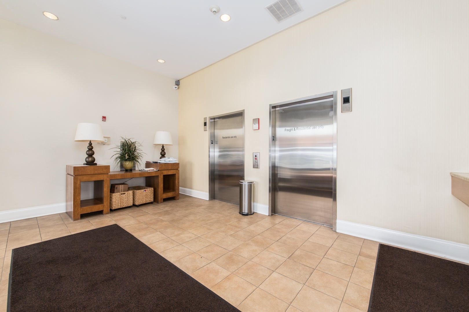 120 N Northwest Highway 405