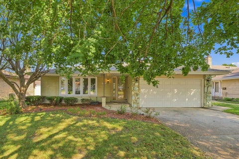 Photo of 10313 S Cook Avenue, Oak Lawn, IL 60453 (MLS # 12750164)