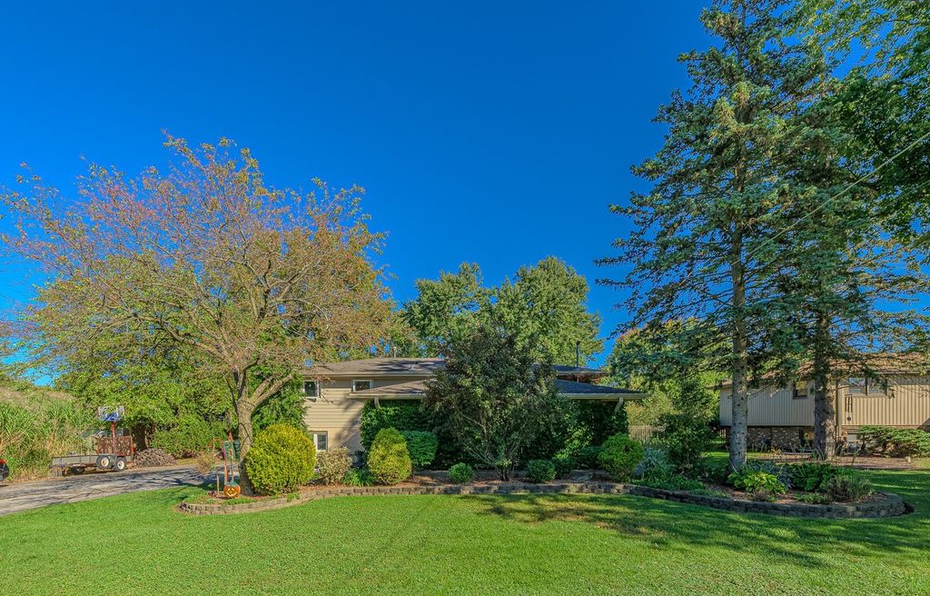 Photo for 21213 S 93rd Avenue, Frankfort, IL 60423 (MLS # 12453498)