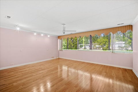 Tiny photo for 137 Avon Road, Northbrook, IL 60062 (MLS # 12739591)
