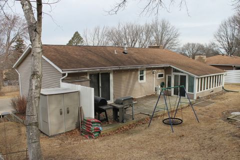 Tiny photo for 224 Pin Oak Drive, Geneseo, IL 61254 (MLS # 12574778)
