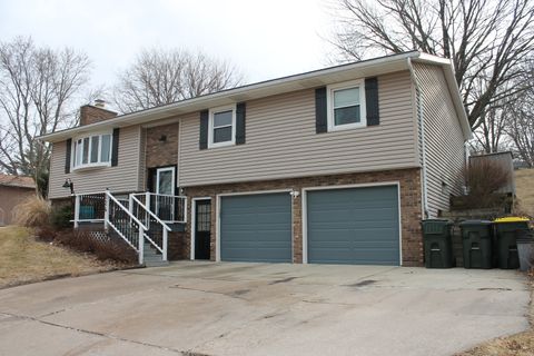 Tiny photo for 224 Pin Oak Drive, Geneseo, IL 61254 (MLS # 12574778)