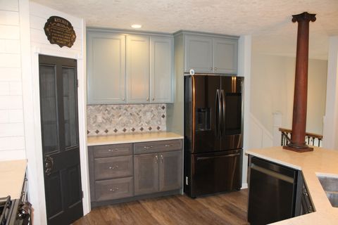 Tiny photo for 224 Pin Oak Drive, Geneseo, IL 61254 (MLS # 12574778)