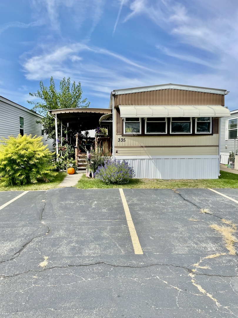 9001 S Cicero Avenue 335