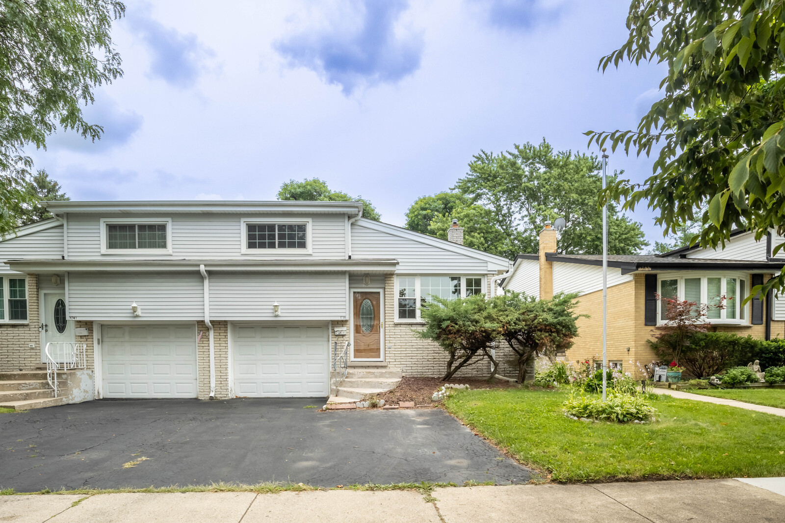 View Arlington Heights, IL 60004 townhome