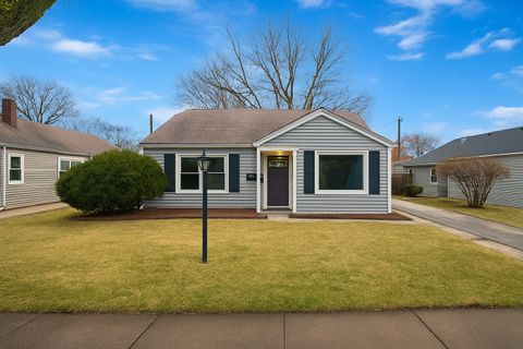 Photo of 9212 S 49th Court, Oak Lawn, IL 60453 (MLS # 12485816)