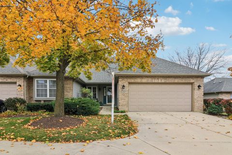 Photo of 1923 SCHOMER Court #1923, Aurora, IL 60505 (MLS # 12528046)