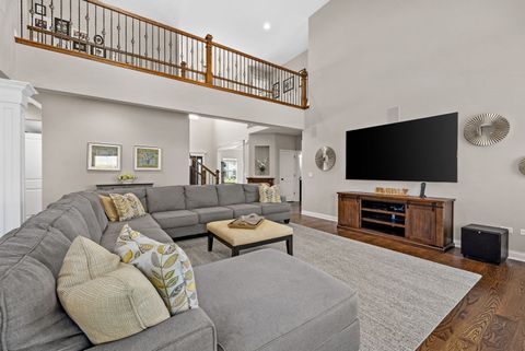 Tiny photo for 4211 Chinaberry Lane, Naperville, IL 60564 (MLS # 12622242)