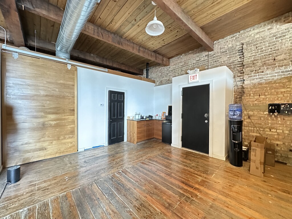 3124 W CARROLL Street 2F