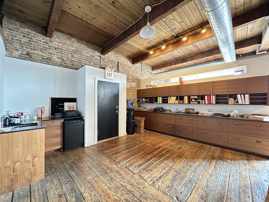 3124 W CARROLL Street 2F