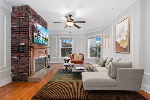 533 W Melrose Street 3F