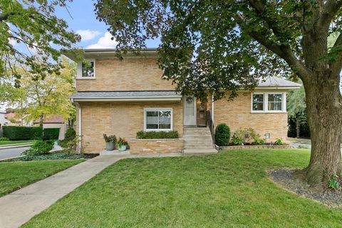 Photo of 1855 Ridgeland Avenue, Berwyn, IL 60402 (MLS # 12463337)